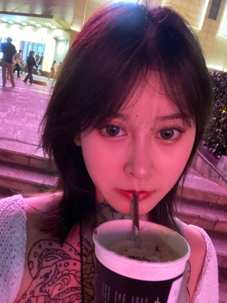 kiki92-湖南省·株洲市·天元区-*** 抖音-特长:拍照 化妆  可接