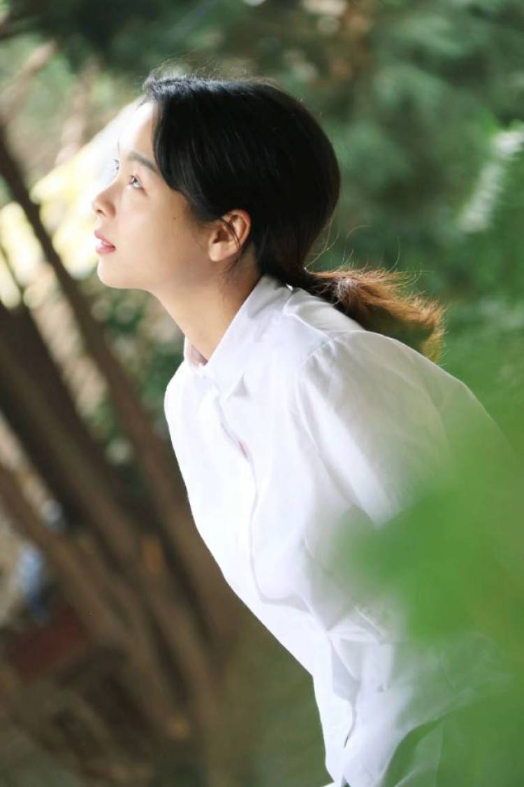 Dorothy-云南省·昆明市·官渡区--我长得比较偏学院风,也有点古典的气质~
