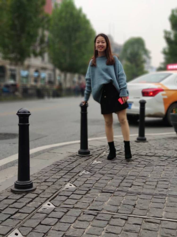 qu--湖北省·武汉市·江岸区--我女朋友当模特,时间教闲想做网拍,有需要联系我