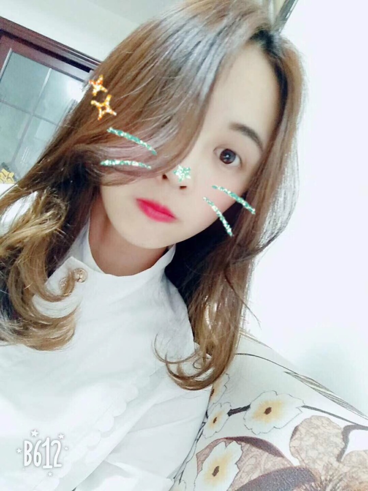 Ding丁-广东省·深圳市·龙华区--新人入驻,可接买家秀,从事模特行业专门为板鞋衣服摆拍,有机会多多合作