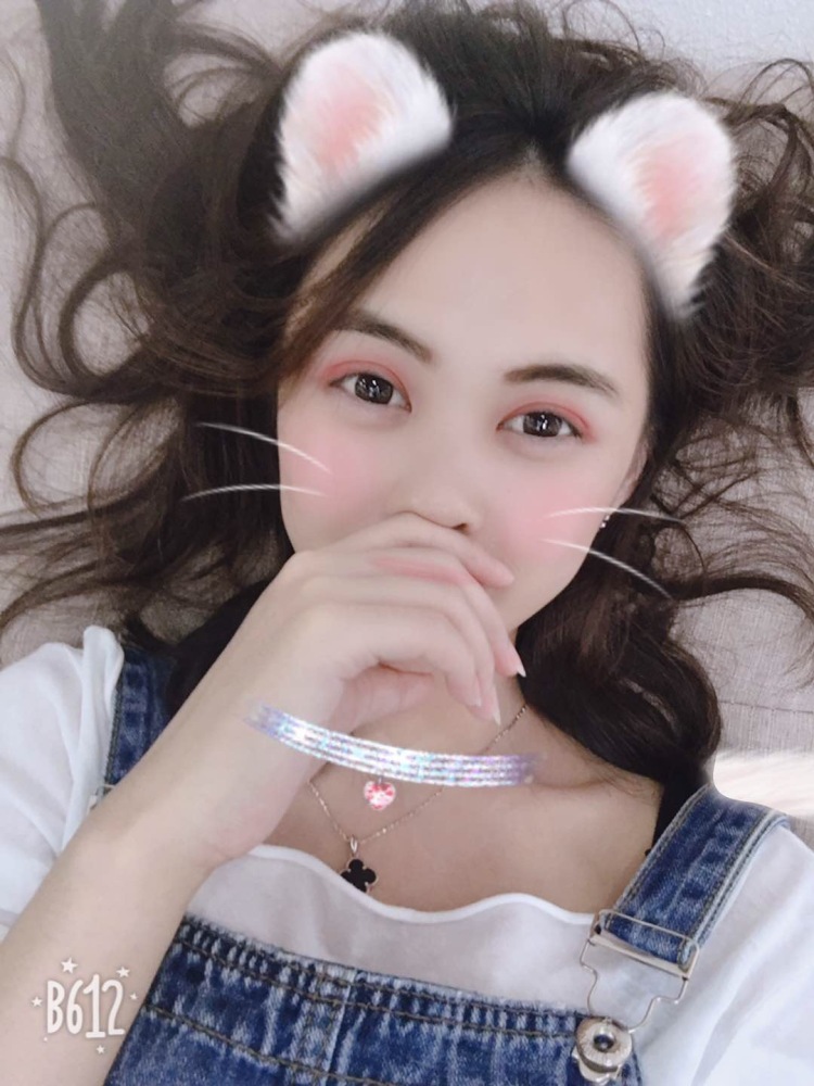 Ding丁-广东省·深圳市·龙华区--新人入驻,可接买家秀,从事模特行业专门为板鞋衣服摆拍,有机会多多合作