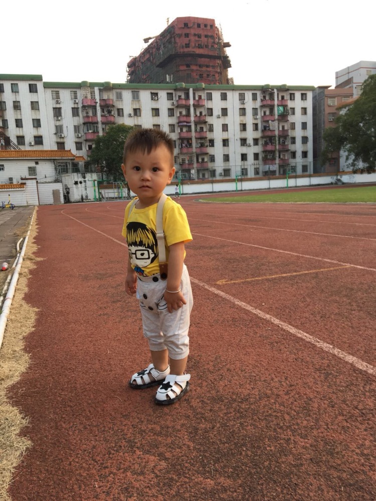 冰淇淋-广西壮族自治区·玉林市·博白县--家有萌宝两枚有需要小模特的吗???