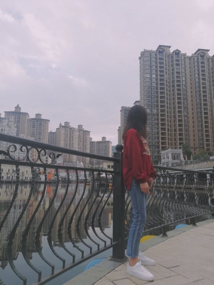 大熊-广东省·梅州市·梅江区--这里的小姐姐都好好看,压力有点大噢´_>`
