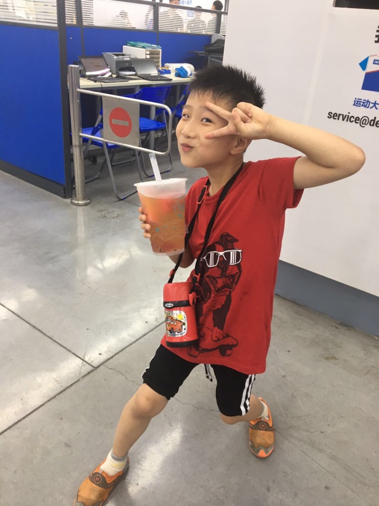 ?裴?小?欢?-江苏省·苏州市·姑苏区--家有男宝一枚～可接童装～

另可以提供给商家各种买家秀～有意者可以联系哈～