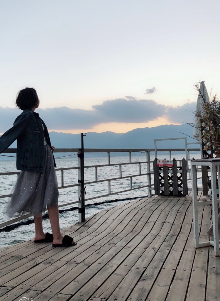谢婵婵-新疆维吾尔自治区·乌鲁木齐市·天山区--自拍