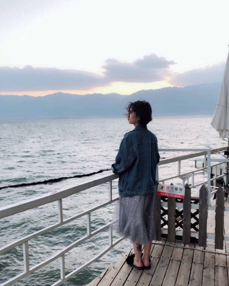 谢婵婵-新疆维吾尔自治区·乌鲁木齐市·天山区--自拍