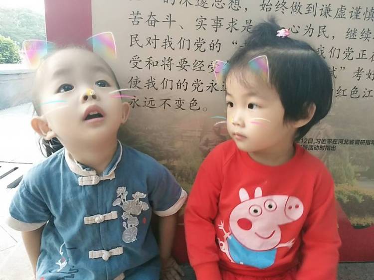 华姐?摄影达人 DVZ-广东省·东莞市·塘厦镇--童装网拍、买家秀，自备单反、手机?，出片快，期待合作……