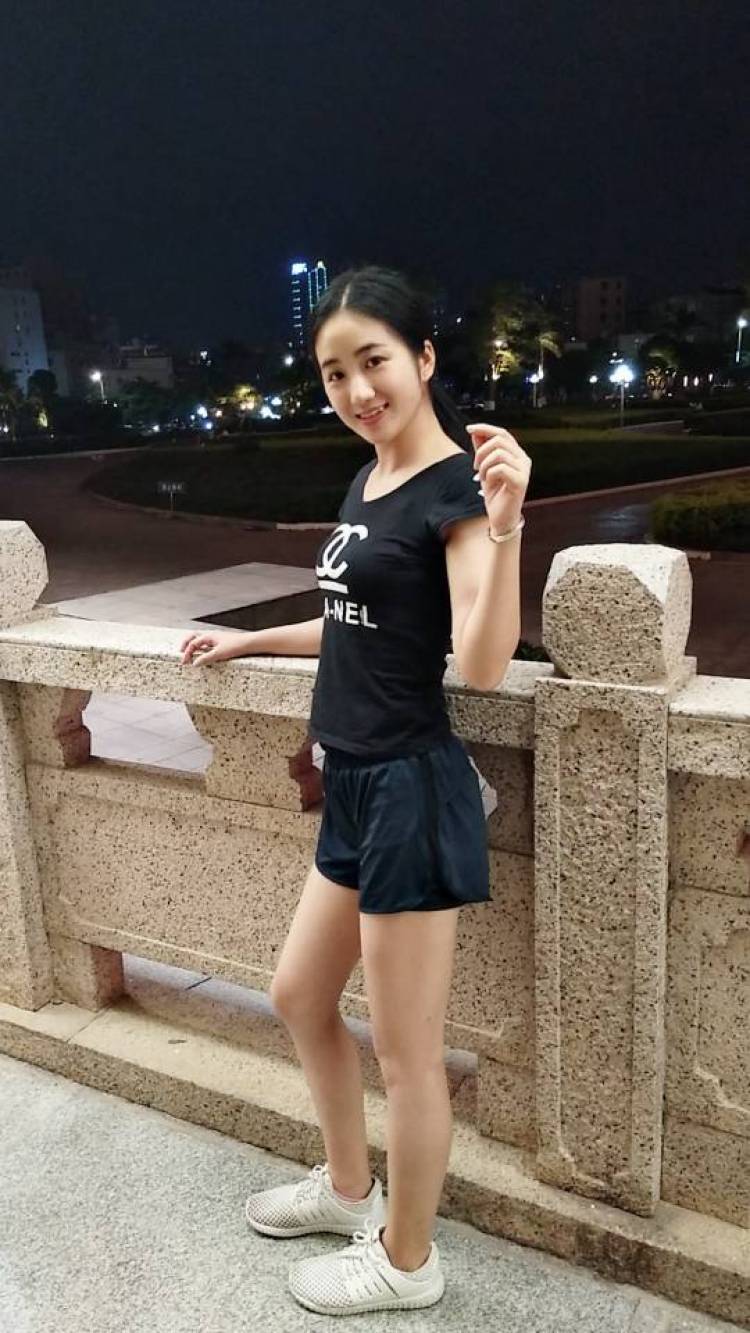 少少-广东省·茂名市·电白区--每一个作品都是对美的追求，愿越来越好，越来越美！
