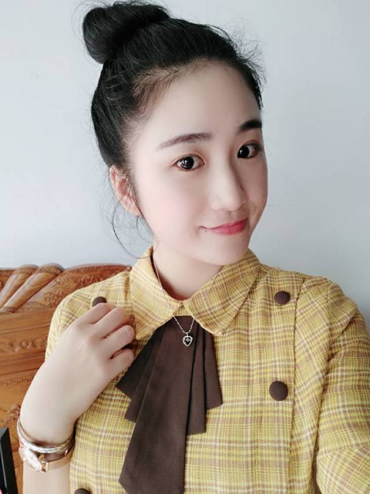 少少-广东省·茂名市·电白区--每一个作品都是对美的追求，愿越来越好，越来越美！