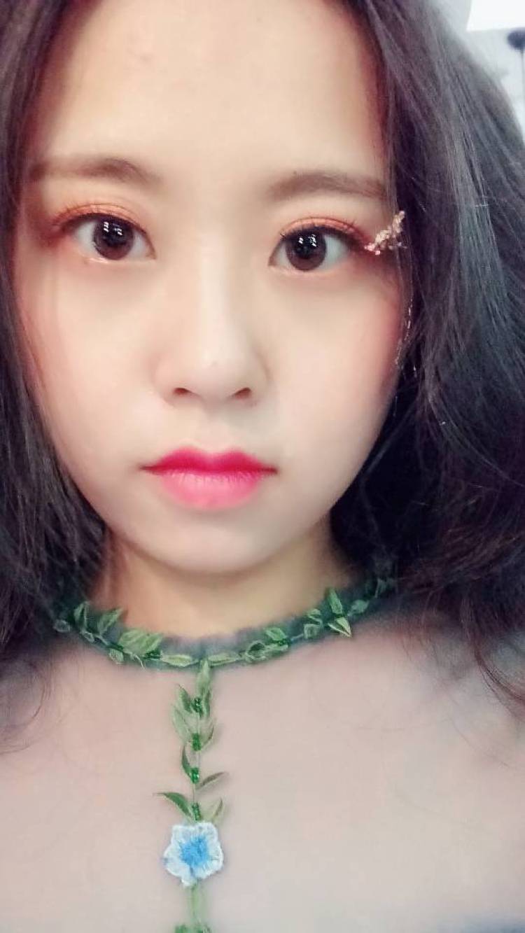 神-四川省·南充市·高坪区--可以接口红或者衣服单~网拍也可以。目前大四在读，想做点兼职挣钱去做喜欢的事