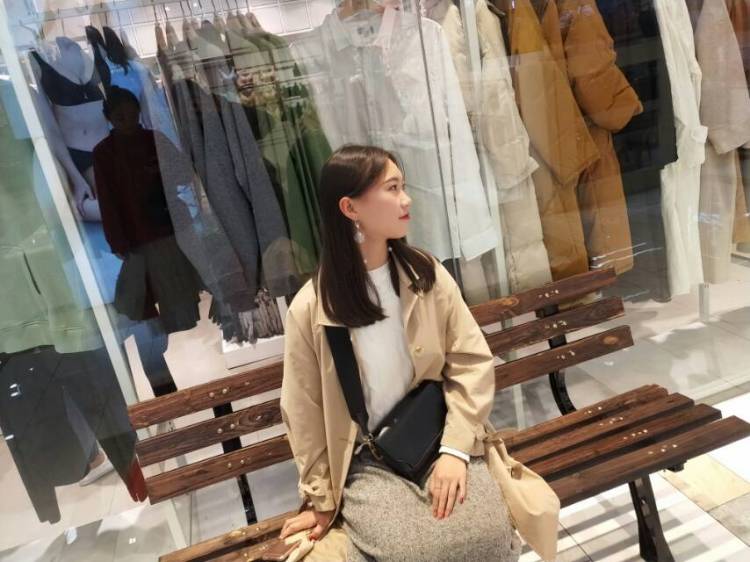 喋喋以喋以喋喋-广西壮族自治区·贺州市·八步区--接单 衣服 口红 包包 耳环 都可以~~~
