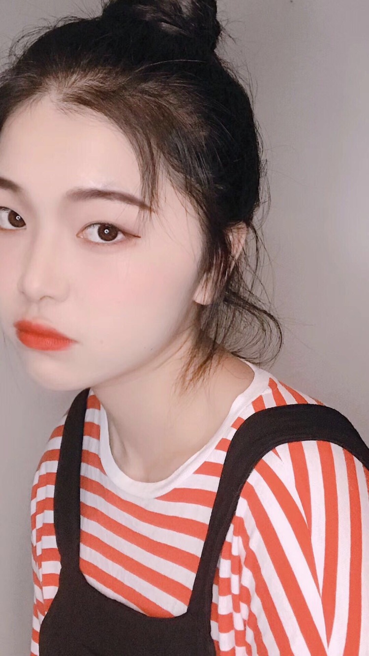 심미예요.-浙江省·杭州市·江干区--承接各类买家秀。服装，饰品，化妆品都可。期待的风格可事先强调。欢迎砸单。