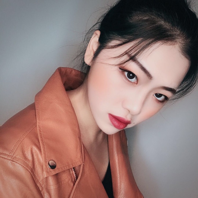 심미예요.-浙江省·杭州市·江干区--承接各类买家秀。服装,饰品,化妆品都可。期待的风格可事先强调。欢迎砸单。