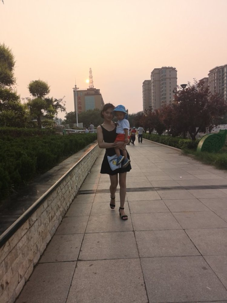 吕合格-河北省·衡水市·桃城区--身材超好的92年宝妈一枚,可接受平面网拍买家秀,可做亲子网拍~