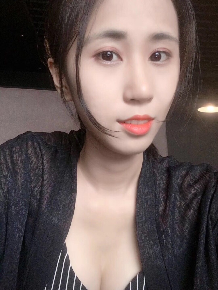 晨宝儿~-山西省·太原市·小店区--喜欢拍照,喜欢漂亮衣服,喜欢美好的事,喜欢美好的人,喜欢美好的生活