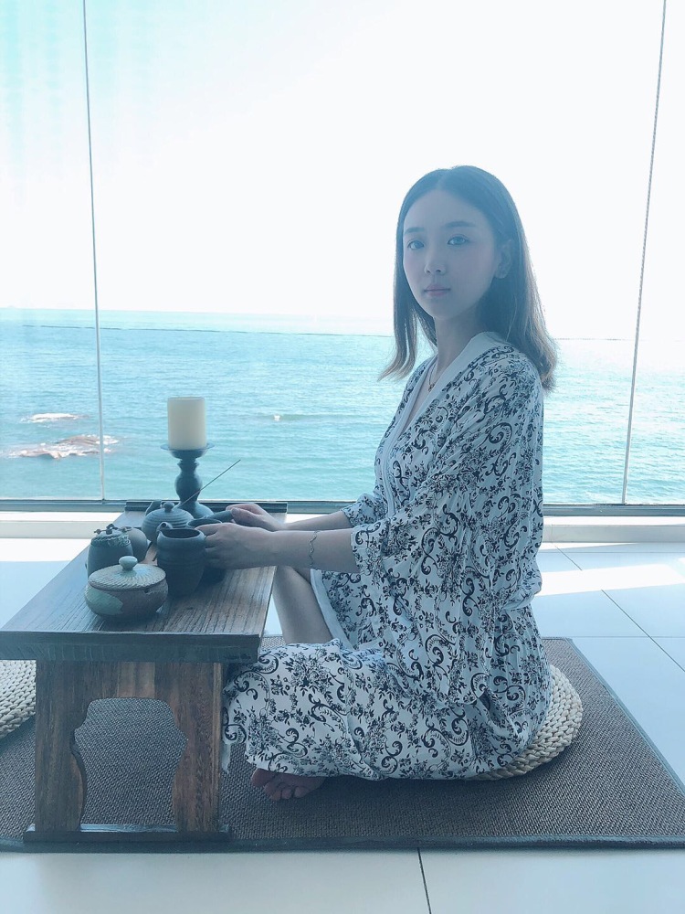 露露??-天津市·天津市·宝坻区--女装，视频，围巾，鞋子，眼镜，假发，都可以接拍哦，招网拍模特~有会费~介意的打扰啦