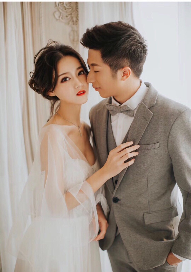 작은 별-广西壮族自治区·南宁市·青秀区--【复古门】#婚纱样片
坐标南宁 承接婚纱 平面 网拍 有需要合作可以互加 欢迎合作!私房勿扰 外地勿扰