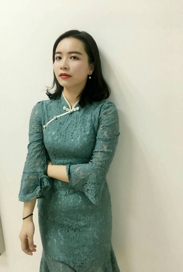 丸子-江西省·赣州市·龙南县--瑜伽6年,会唱歌,英语,中医养生