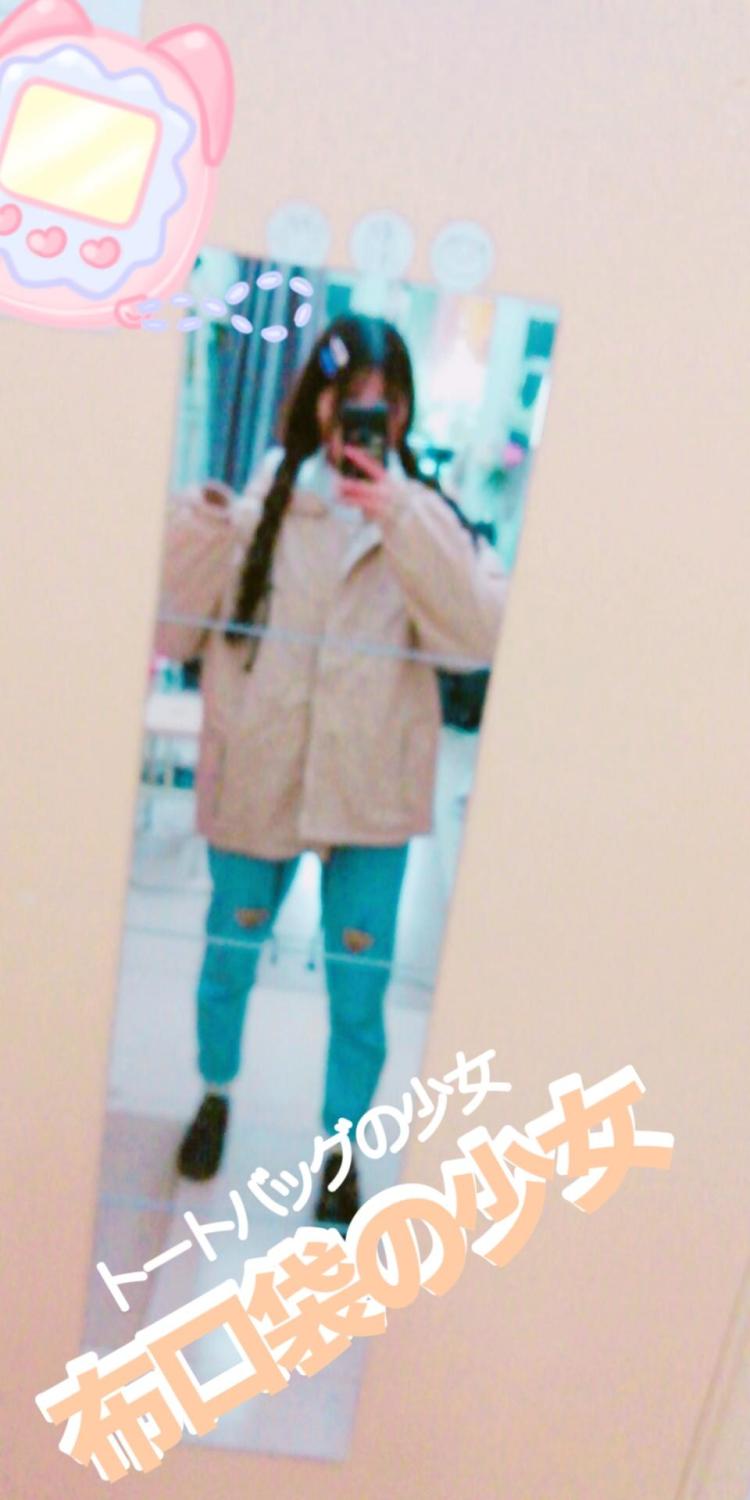卿研-四川省·成都市·龙泉驿区--第一次知道这个平台,嘻嘻嘻。比较喜欢软萌一点哒风格,下面是一组全身照啦,希望有卖家把我带走呀QAQ