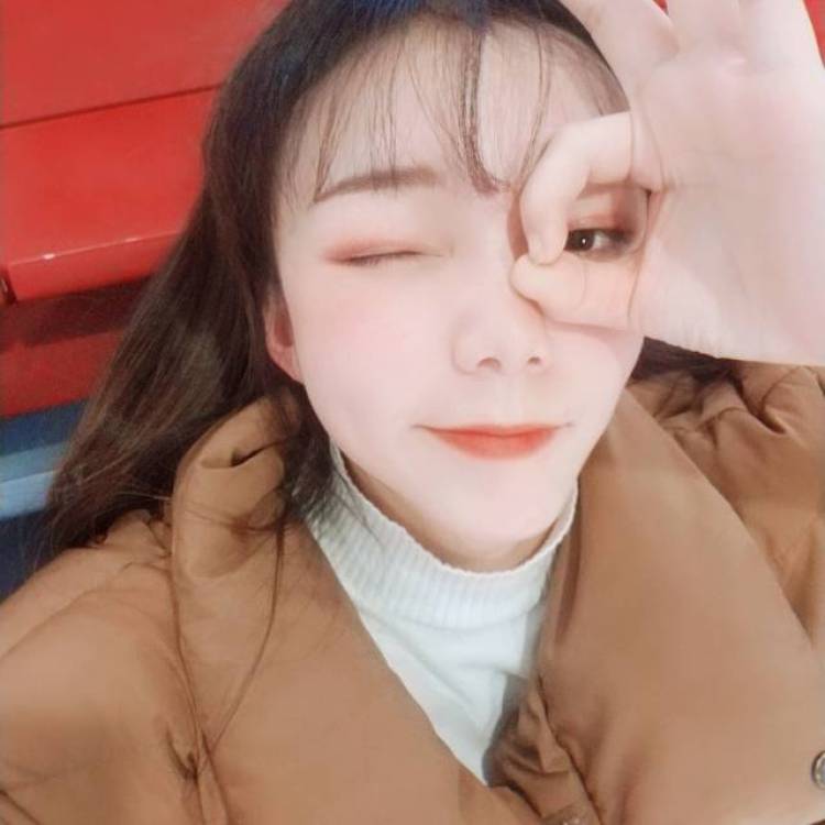 仙人掌味的仙女-贵州省·贵阳市·南明区--美瞳,耳饰,头饰,首饰,口红,眼影,可接单