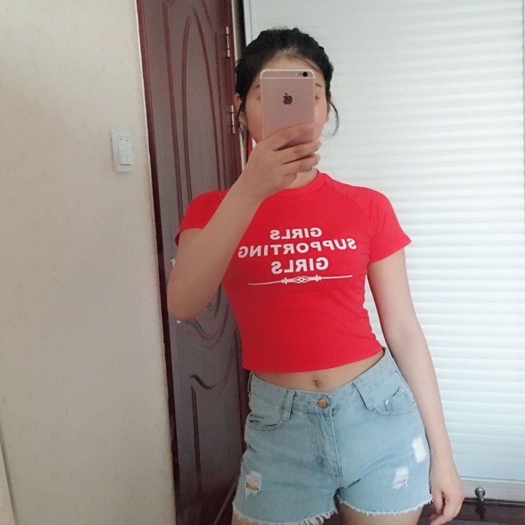 三顺-江西省·南昌市·西湖区-抖音-为了拍这件红t，我是准备饿一顿的…