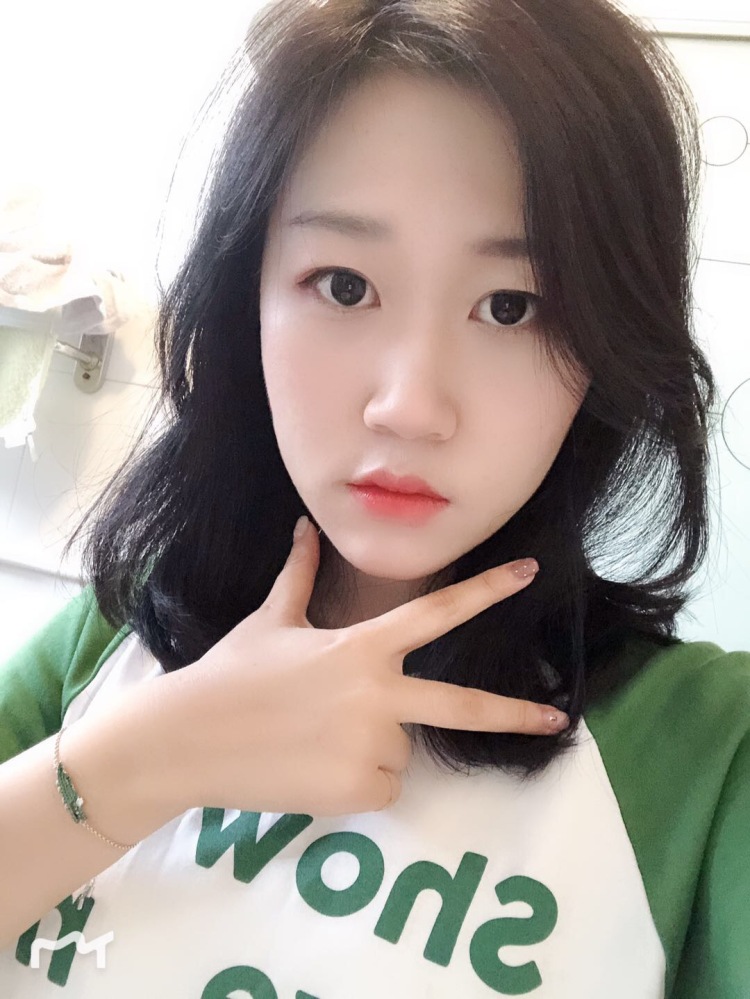 南风与猫?-江西省·赣州市·南康区--??♀️衣服,美瞳,化妆品之类接拍。可爱,小清新,复古,网红风都可以