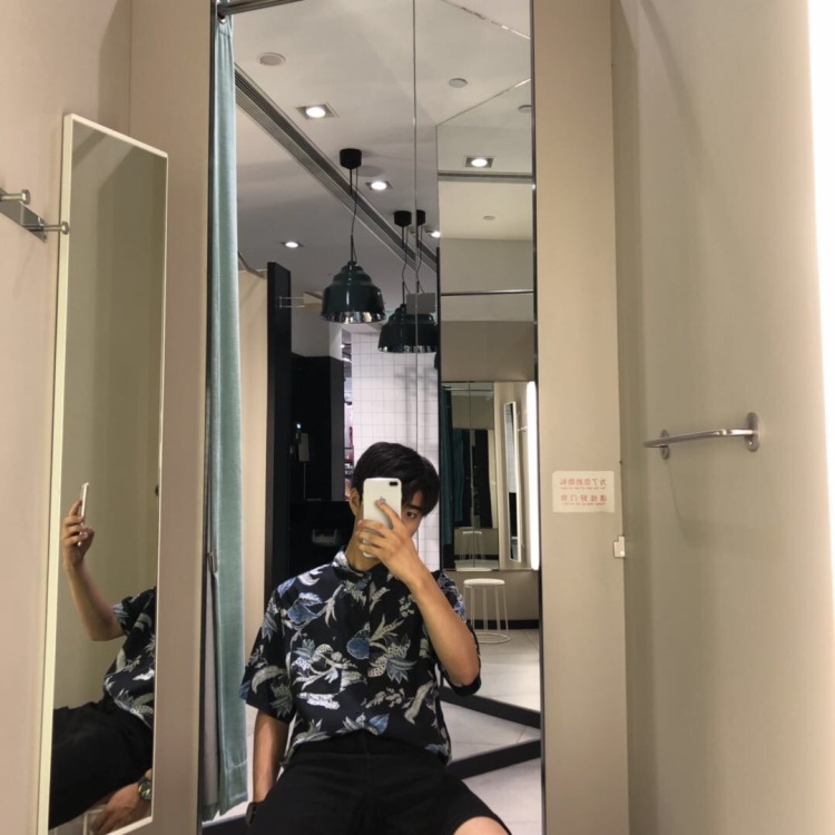 微笑以后-山东省·德州市·德城区--学生一枚，想找个网拍兼职，喜欢网购，商家觉得可以选我哦