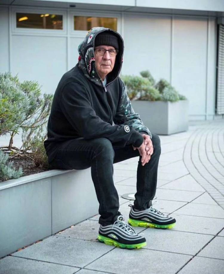 晴天-浙江省·杭州市·滨江区--谁说年纪大了就可以时尚，我有些年轻人的心态，每一天都喜欢把自己打扮得特别青春有活力，想接单请联系我。