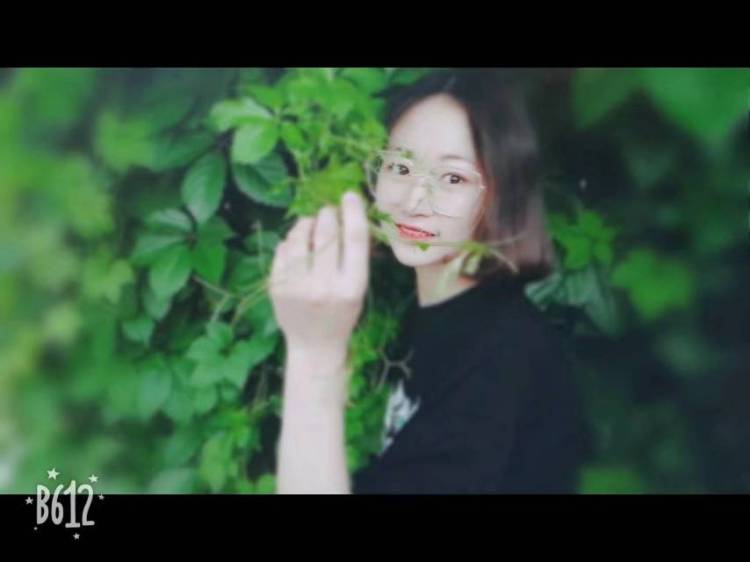 深情随风散-山西省·忻州市·原平市--本人是一名美术生，准备学服装设计，然后对服装这方面很喜欢，喜欢我的卖家赶紧找我合作吧。我是个热心，负责的女孩?