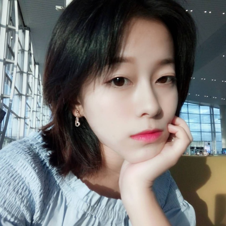 柚子甜不甜-吉林省·吉林市·昌邑区--手残不会全身拍…地区东北吉林.如有邀请希望合作愉快