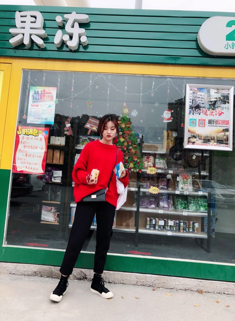 ?.nelson.?-浙江省·温州市·乐清市--可接各种女装买家秀，饰品，帽子，包包鞋都可以哦～
