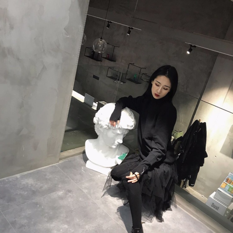 ?-江苏省·扬州市·邗江区--网拍接单。暗黑风，可根据衣服风格选择不同拍摄环境，不敷衍拍照，认真对待每一单。欢迎下单