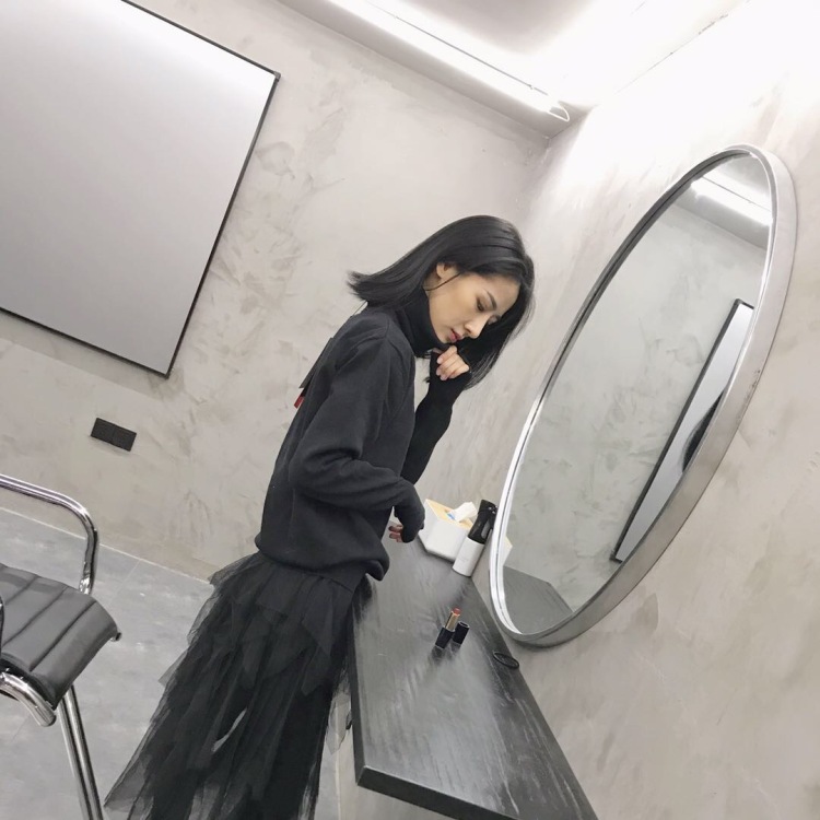 ?-江苏省·扬州市·邗江区--网拍接单。暗黑风,可根据衣服风格选择不同拍摄环境,不敷衍拍照,认真对待每一单。欢迎下单