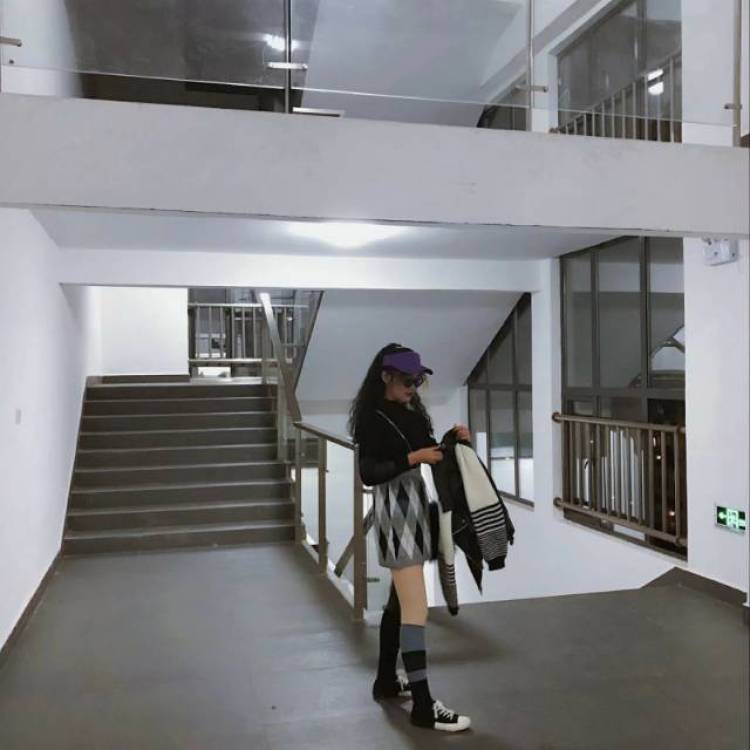Gloria-江西省·南昌市·南昌县-微博快手美图秀秀社区-网拍模特? 滴滴