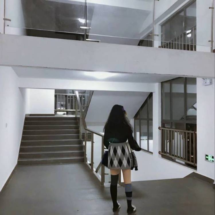 Gloria-江西省·南昌市·南昌县-微博快手美图秀秀社区-网拍模特? 滴滴