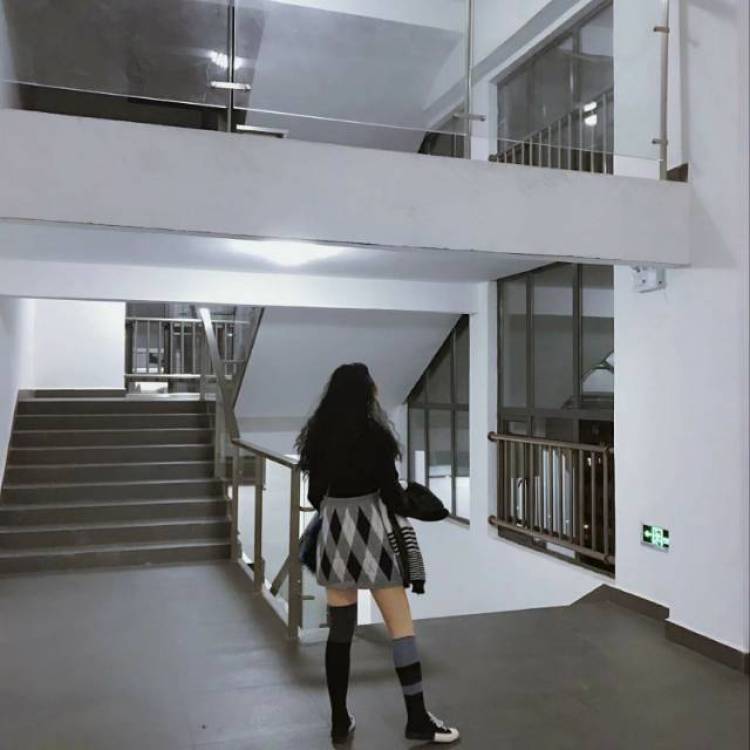 Gloria-江西省·南昌市·南昌县-微博快手美图秀秀社区-网拍模特? 滴滴