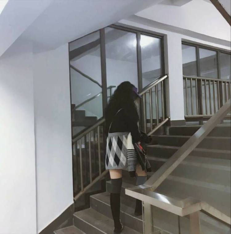 Gloria-江西省·南昌市·南昌县-微博快手美图秀秀社区-网拍模特? 滴滴