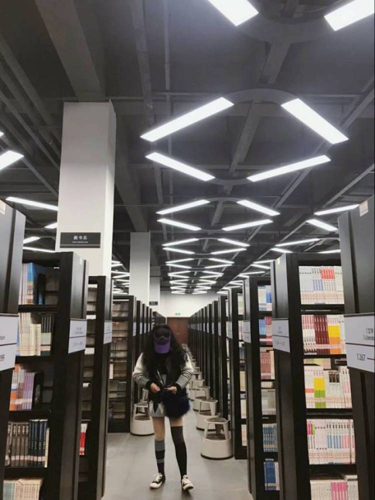 Gloria-江西省·南昌市·南昌县-微博快手美图秀秀社区-网拍模特? 滴滴