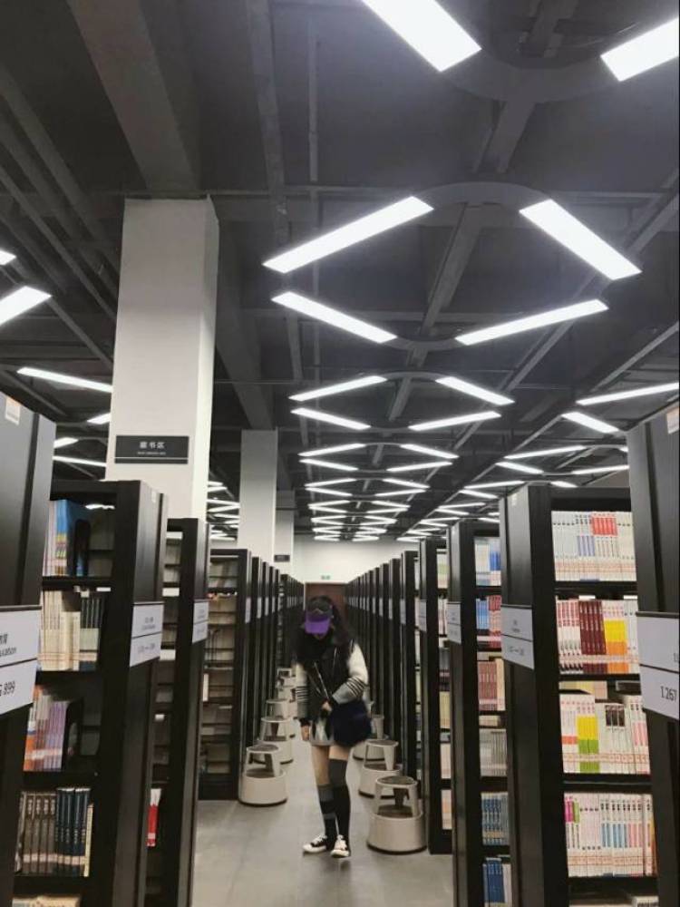Gloria-江西省·南昌市·南昌县-微博快手美图秀秀社区-网拍模特? 滴滴