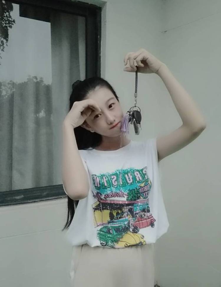 Yilia-广东省·广州市·天河区--日常拍摄☺
可接买家秀，模特网拍，免费试用及视频拍摄喲️