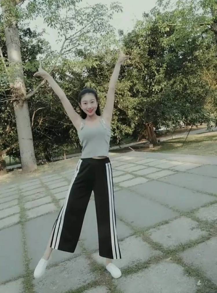 Yilia-广东省·广州市·天河区--日常拍摄☺
可接买家秀,模特网拍,免费试用及视频拍摄喲️