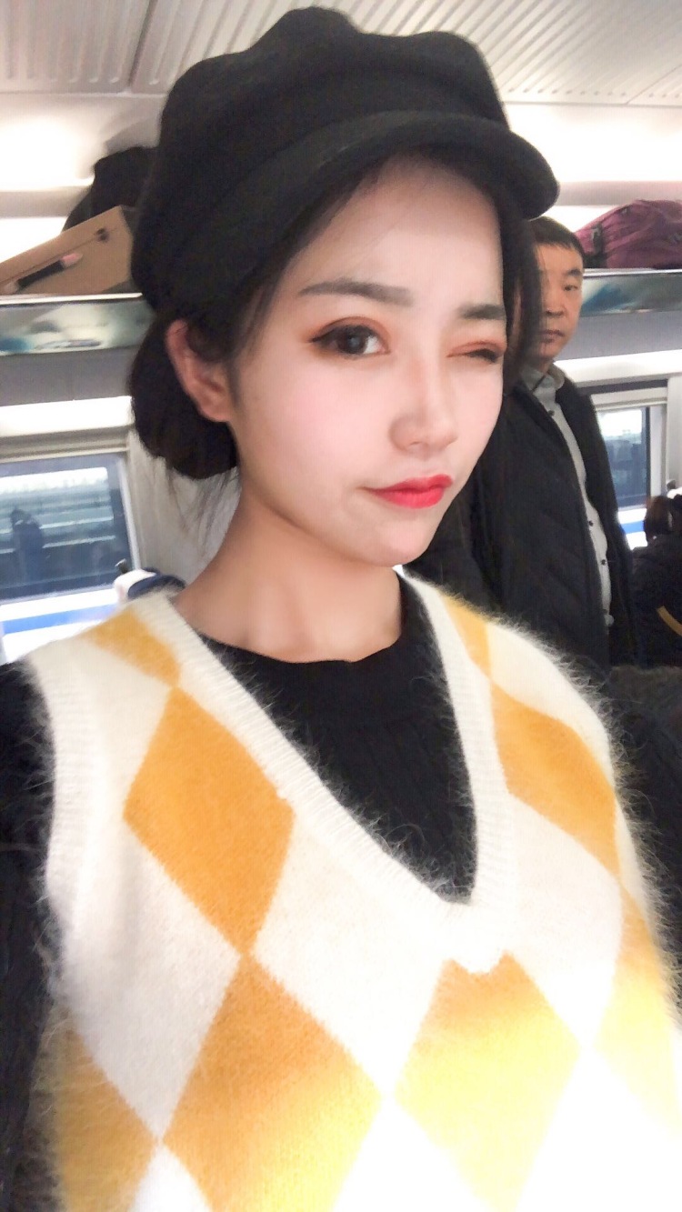 C-KING-河南省·平顶山市·卫东区--接买家秀 服装 美瞳 都可以~