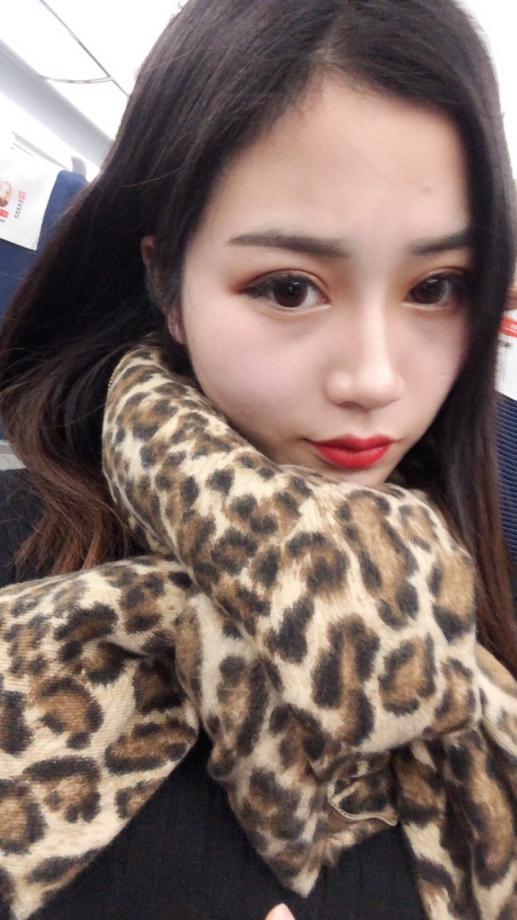 C-KING-河南省·平顶山市·卫东区--接买家秀 服装 美瞳 都可以~