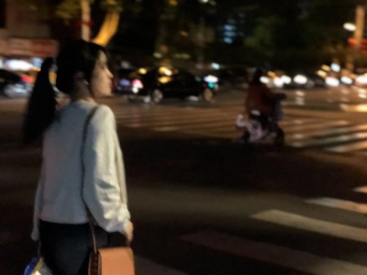 彩虹-江苏省·南京市·秦淮区--买家秀，网拍，微胖，欧美风甜美风都OK