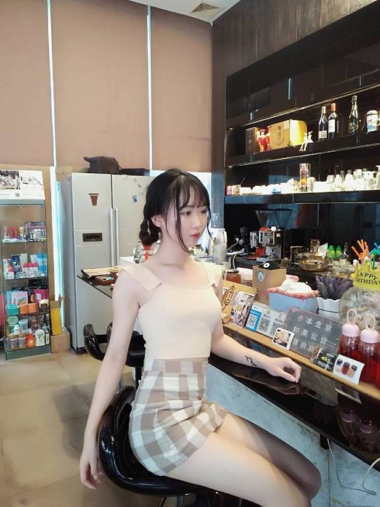 猫污-广东省·湛江市·赤坎区--有腹肌轮廓 接各种风格