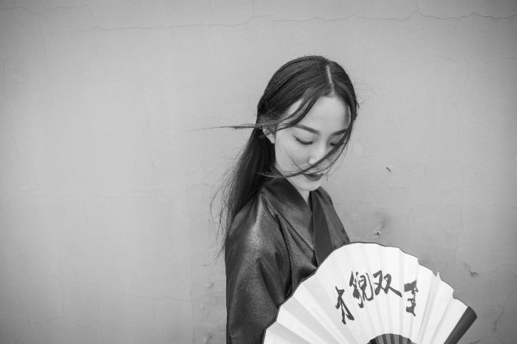 力菡-四川省·成都市·锦江区--我是自由模特
之前为汉服店拍摄的样片
目前接服装饰品的寄拍买家秀镜面穿搭拍摄
同城的也可找我商拍
有意向的可以联系我 脾气随和好商议