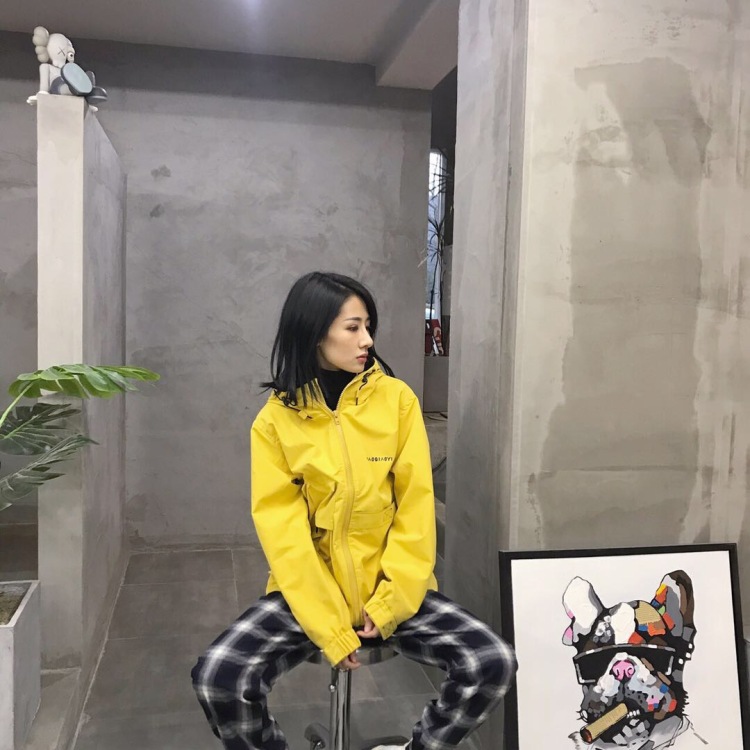 ?-江苏省·扬州市·邗江区--今日份拍摄,工装服,暗黑毛衣+纱裙 ,接各种详情单。买家秀。脾气好,出图快,适应各种风格