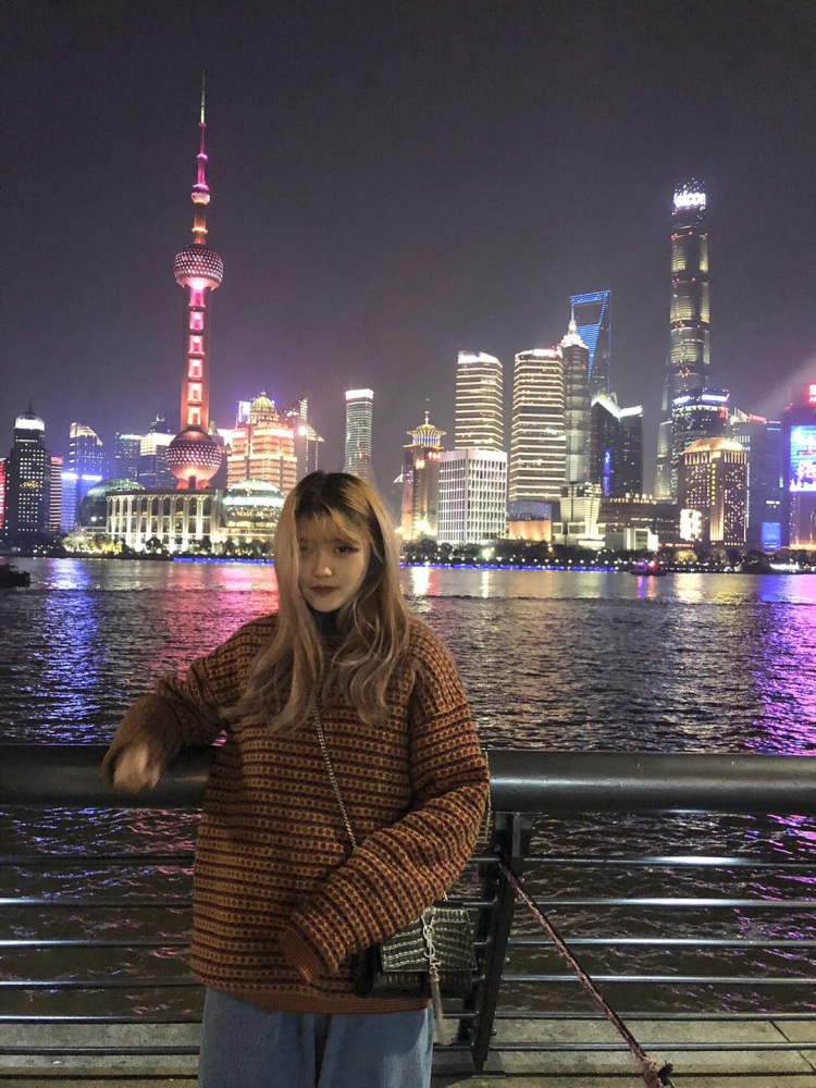 HYJ?-上海市·上海市·徐汇区--求网拍呀～自己会修片，各种风格哦～