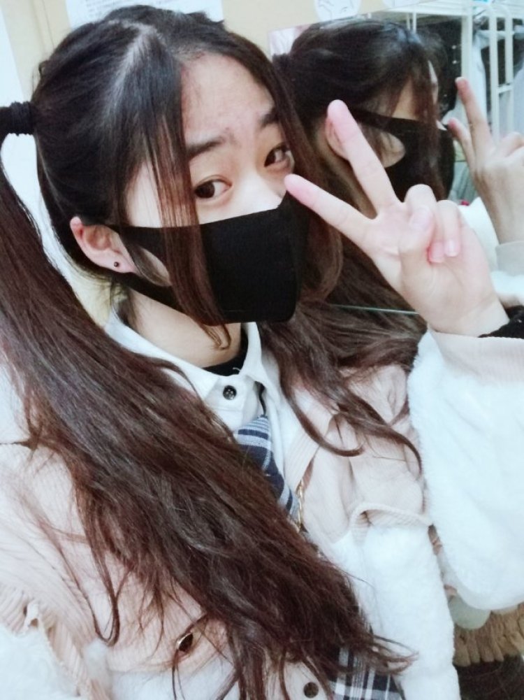 卿研-四川省·成都市·龙泉驿区--今天的口罩秀～