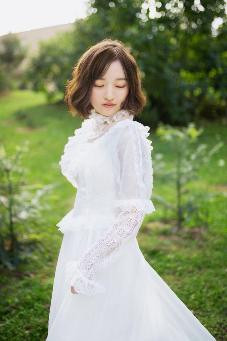 李兴蓉的Vintage-云南省·昆明市·西山区--是摄影师,也爱自拍!可接写真拍摄,也接买家秀!